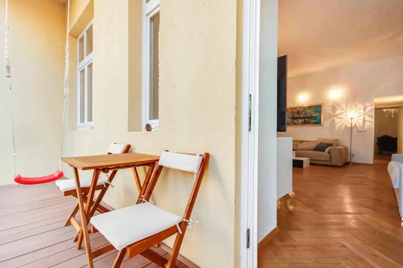 Central And Luxurious Beethovnova Apartment Ljubljana