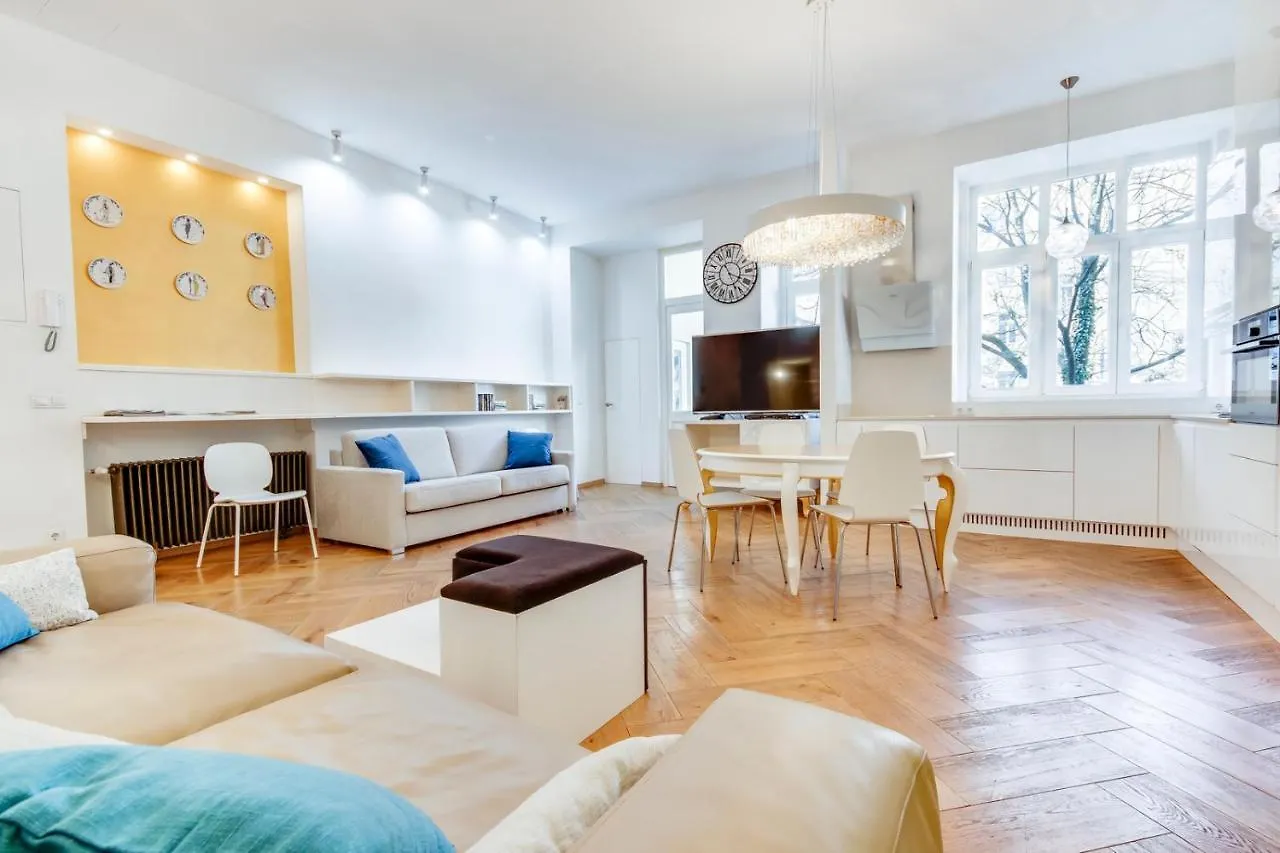 Central And Luxurious Beethovnova Apartment Ljubljana