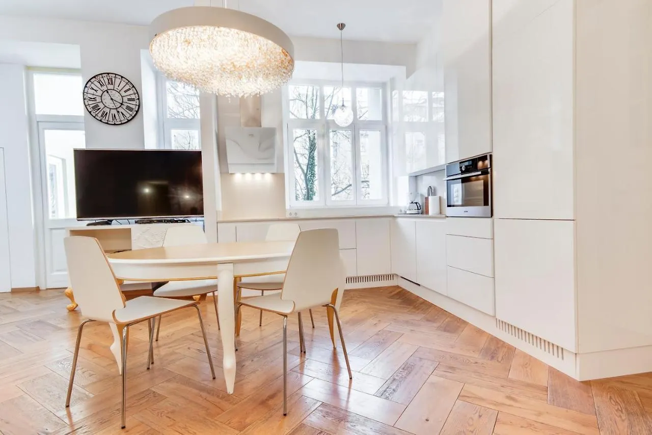 Central And Luxurious Beethovnova Apartment Lublana Słowenia