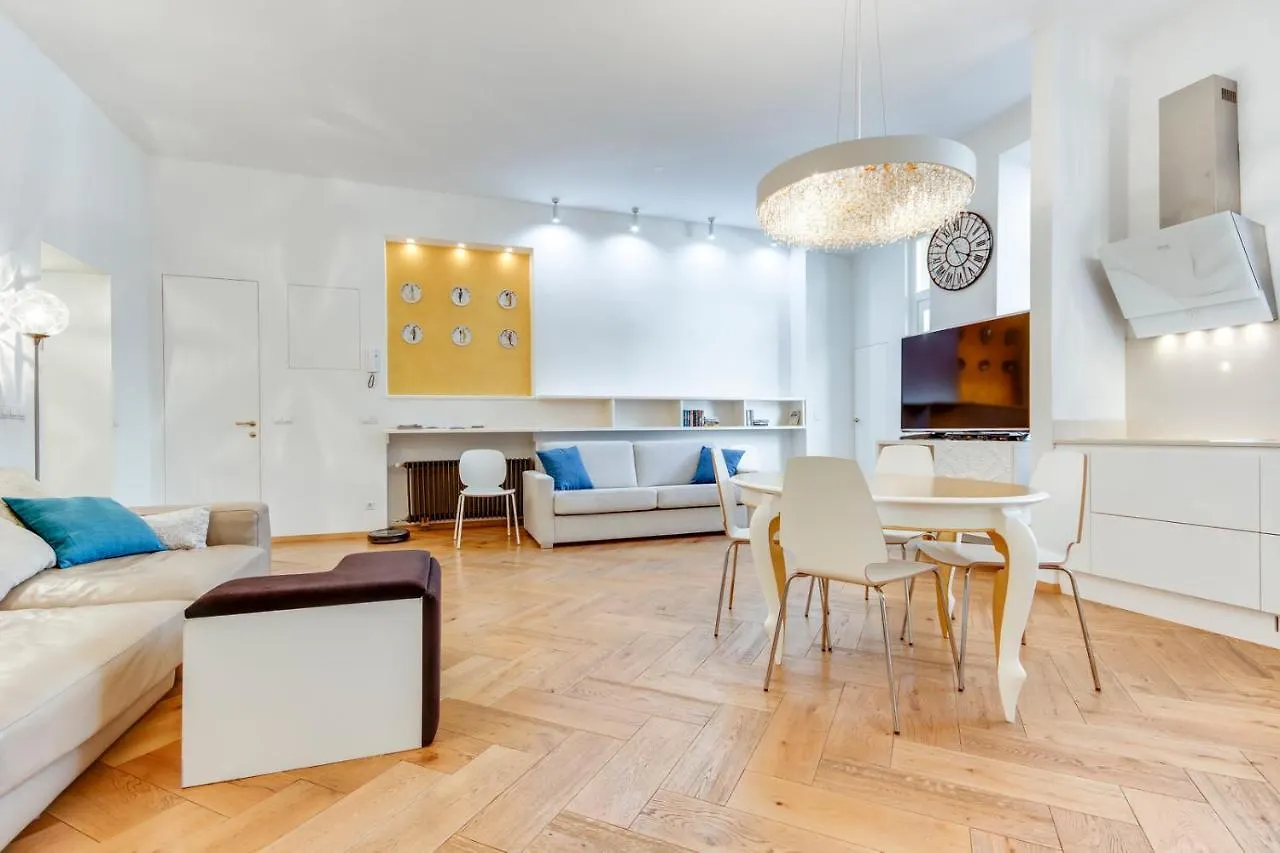 Central And Luxurious Beethovnova Apartment Lublana Słowenia